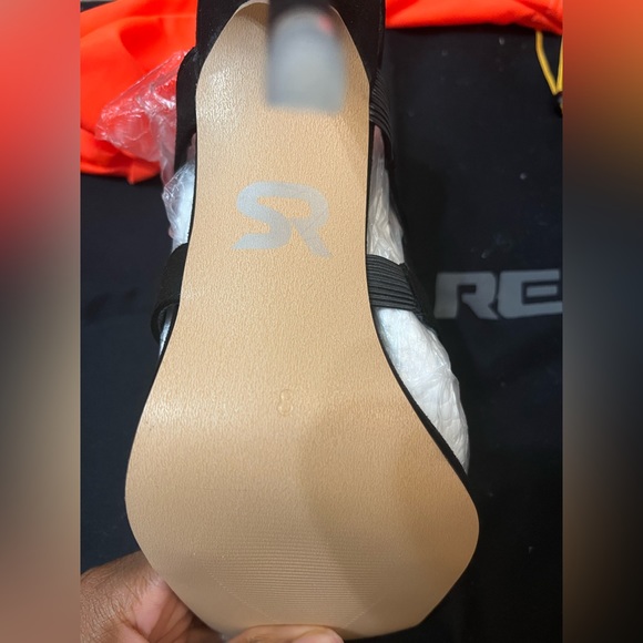 Gsuwoo So Real Heels - Picture 3 of 5